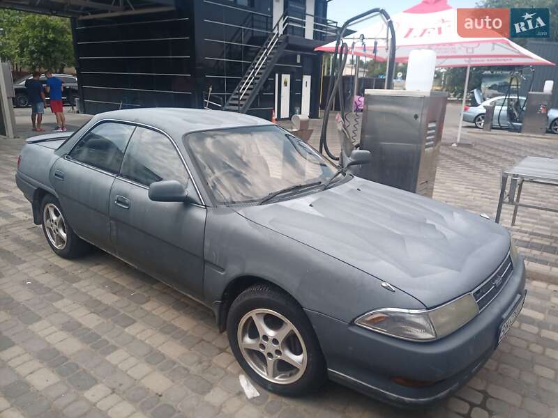 Седан Toyota Carina 1990 в Одессе