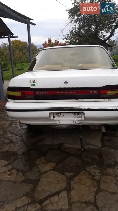 Седан Toyota Carina 1990 в 