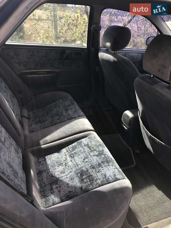 Седан Toyota Carina 1997 в Одессе