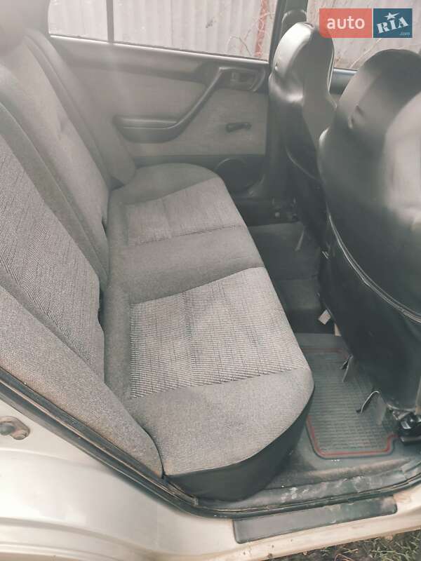 Седан Toyota Carina 1993 в Подольске