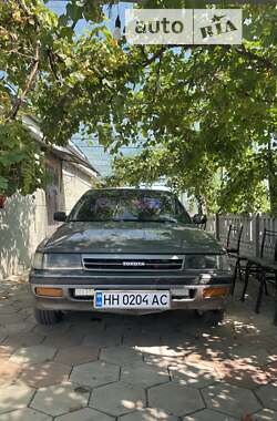 Седан Toyota Carina 1988 в Одесі