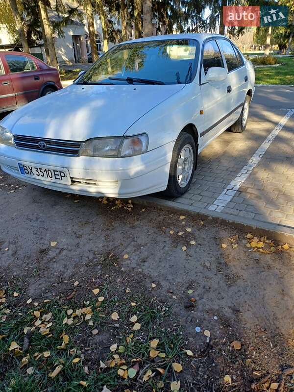 Седан Toyota Carina 1993 в Вінниці