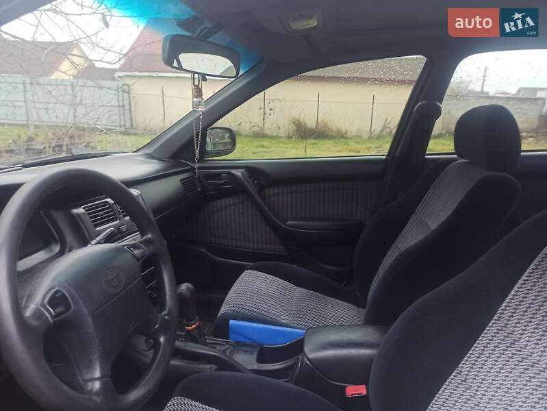 Седан Toyota Carina 1994 в Одессе