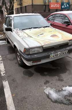 Седан Toyota Carina 1989 в Киеве