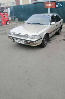 Седан Toyota Carina 1989 в 