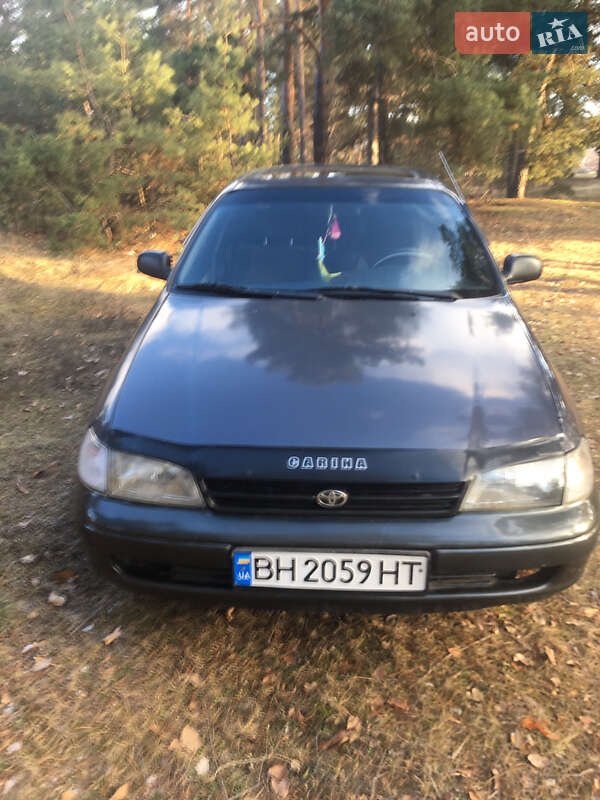 Седан Toyota Carina 1994 в Саврани