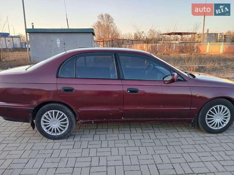 Седан Toyota Carina 1997 в Калиновке