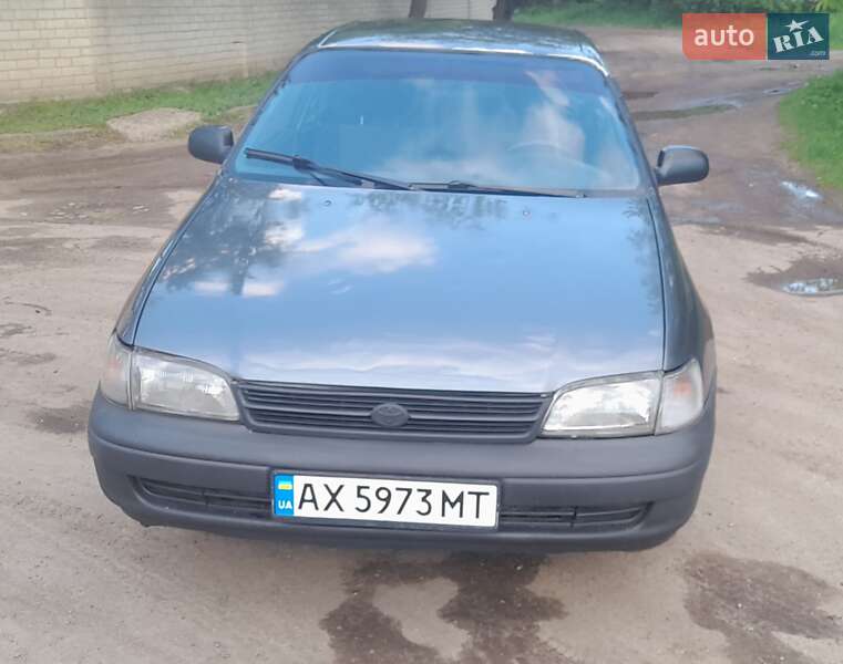 Седан Toyota Carina 1995 в Харькове