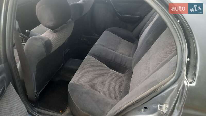 Седан Toyota Carina 1995 в Харькове