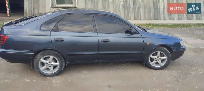 Седан Toyota Carina 1994 в Каменец-Подольском