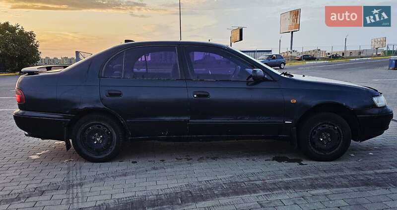 Седан Toyota Carina 1992 в Авангарде