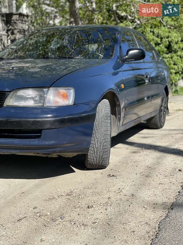 Ліфтбек Toyota Carina 1992 в Чорноморську