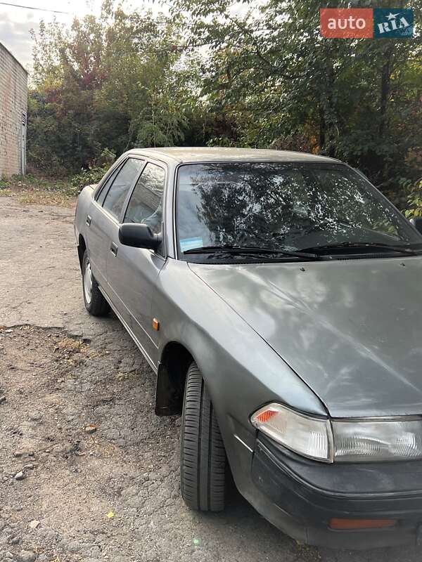 Седан Toyota Carina 1990 в Харкові