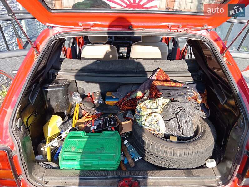 Универсал Toyota Carina 1988 в Сумах