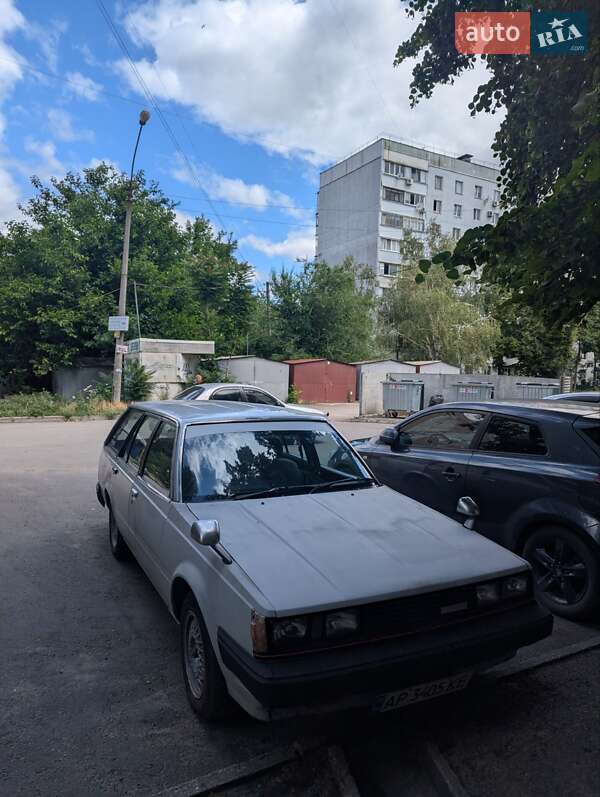 Универсал Toyota Carina 1986 в Запорожье