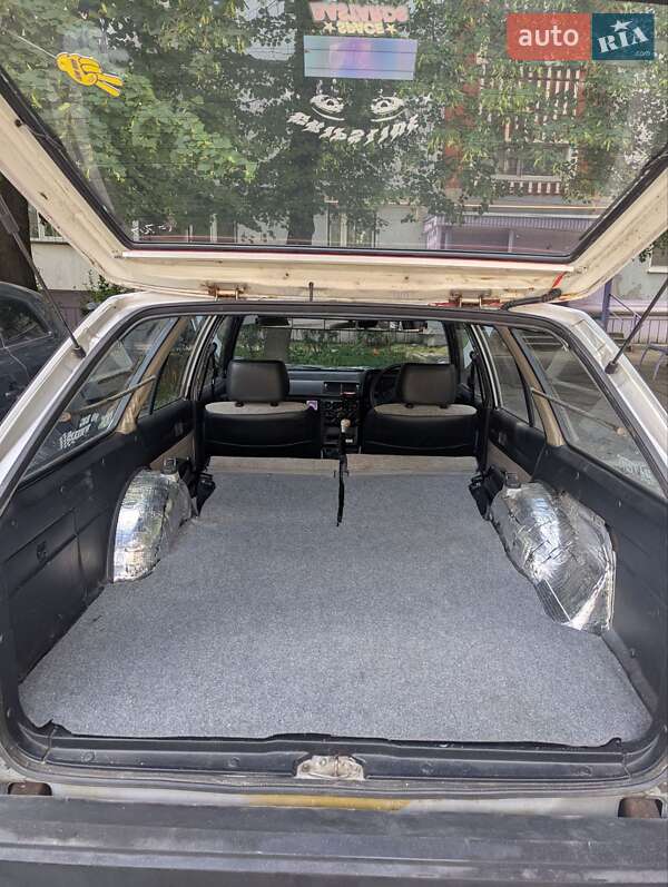 Универсал Toyota Carina 1986 в Запорожье