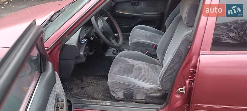Седан Toyota Carina 1991 в Каменском фото 4 Седан Toyota Carina 1991 в Каменском