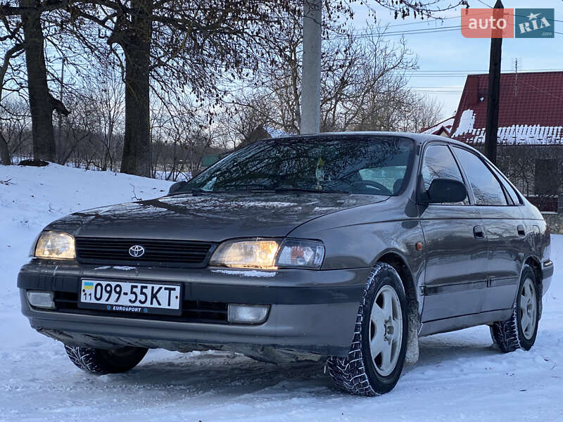 Седан Toyota Carina 1994 в Збараже