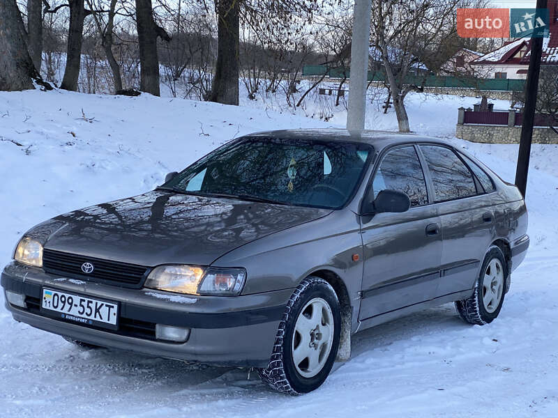Седан Toyota Carina 1994 в Збараже