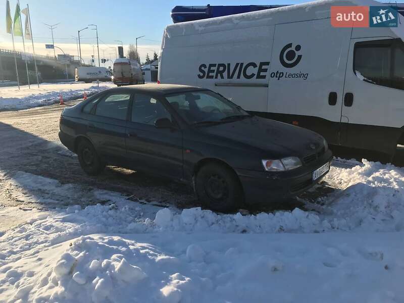 Седан Toyota Carina 1996 в Киеве