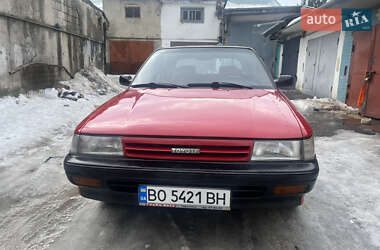 Седан Toyota Carina 1992 в Хмельницькому
