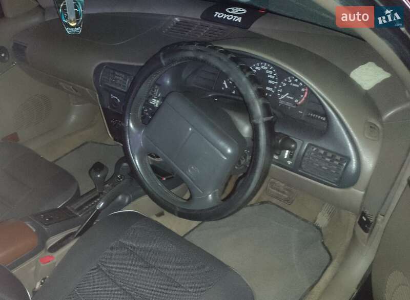 Седан Toyota Cavalier 1997 в Валках
