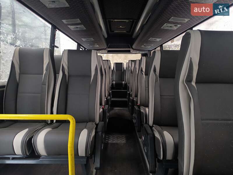 Туристический / Междугородний автобус Toyota Coaster 2000 в Киеве