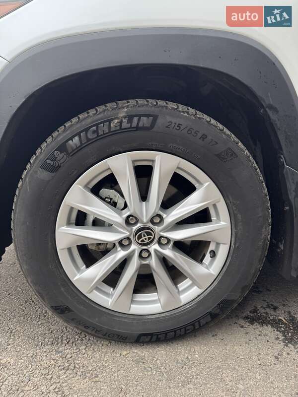 Внедорожник / Кроссовер Toyota Corolla Cross 2022 в Днепре фото 18 Внедорожник / Кроссовер Toyota Corolla Cross 2022 в Днепре