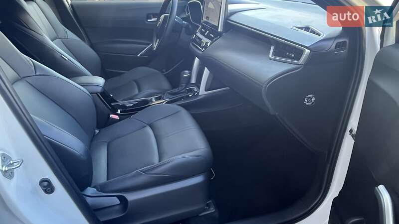 Внедорожник / Кроссовер Toyota Corolla Cross 2023 в Киеве