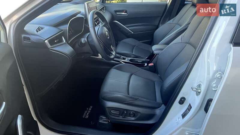 Внедорожник / Кроссовер Toyota Corolla Cross 2023 в Киеве