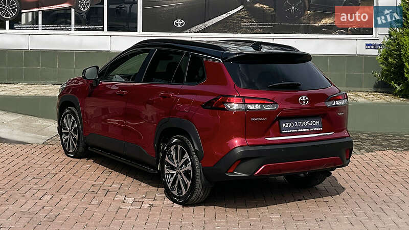 Позашляховик / Кросовер Toyota Corolla Cross 2024 в Чернівцях
