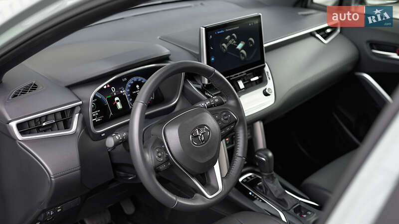 Позашляховик / Кросовер Toyota Corolla Cross 2024 в Львові