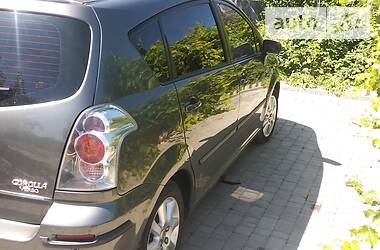 Мінівен Toyota Corolla Verso 2005 в 