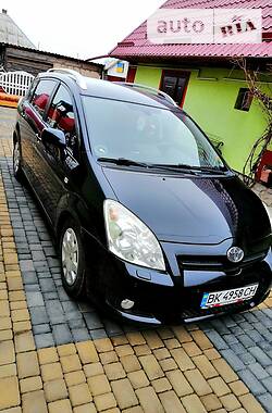 Минивэн Toyota Corolla Verso 2007 в 