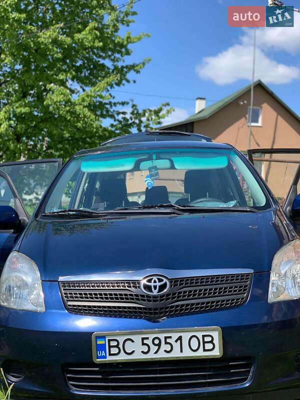 Мінівен Toyota Corolla Verso 2003 в Львові