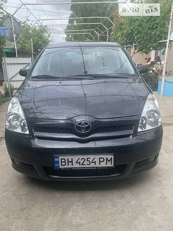 Хэтчбек Toyota Corolla Verso 2005 в Болграде