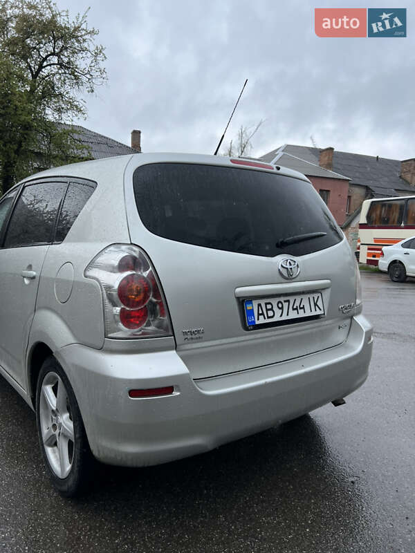 Мінівен Toyota Corolla Verso 2005 в Гнівані