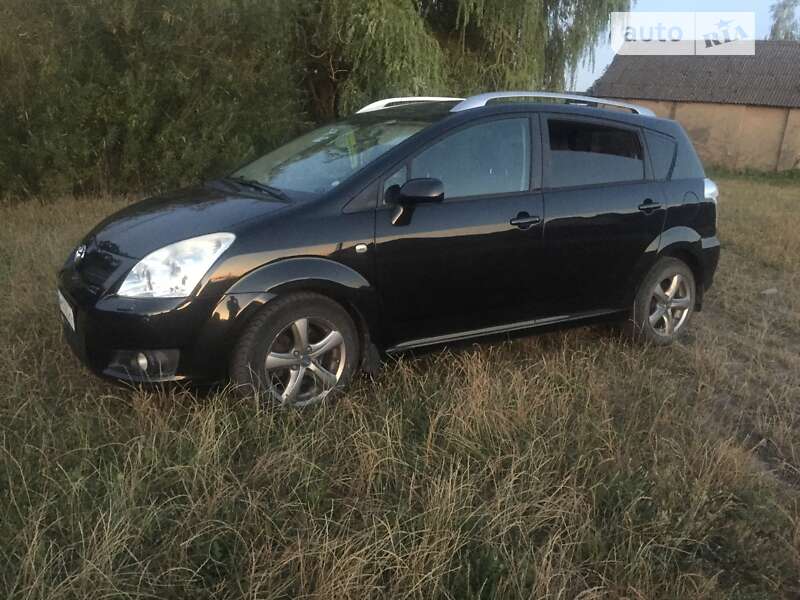 Мінівен Toyota Corolla Verso 2008 в Романіву