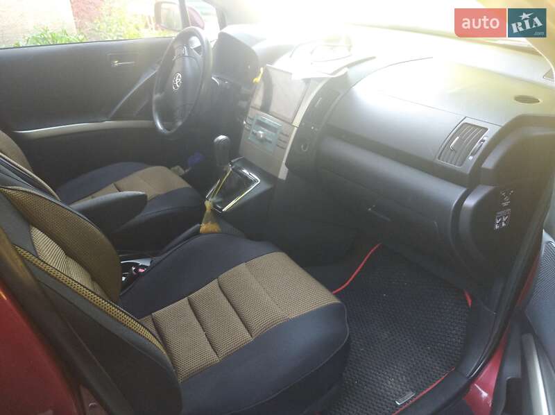 Мінівен Toyota Corolla Verso 2005 в Чернігові