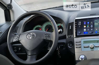 Минивэн Toyota Corolla Verso 2006 в 