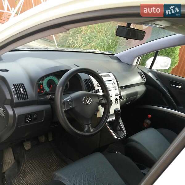 Минивэн Toyota Corolla Verso 2008 в Виноградове
