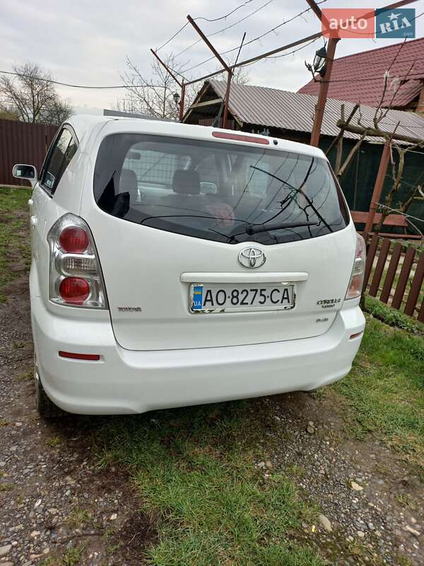 Минивэн Toyota Corolla Verso 2008 в Виноградове