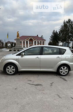 Минивэн Toyota Corolla Verso 2004 в Калиновке