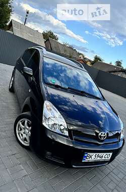 Минивэн Toyota Corolla Verso 2007 в Костополе