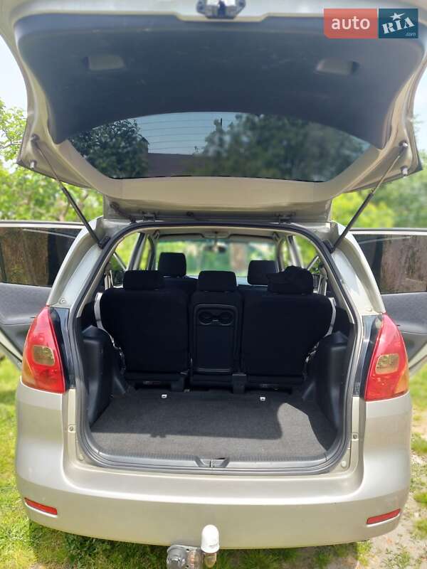 Мінівен Toyota Corolla Verso 2003 в Володимирі