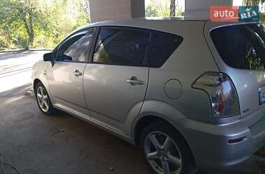 Минивэн Toyota Corolla Verso 2006 в 