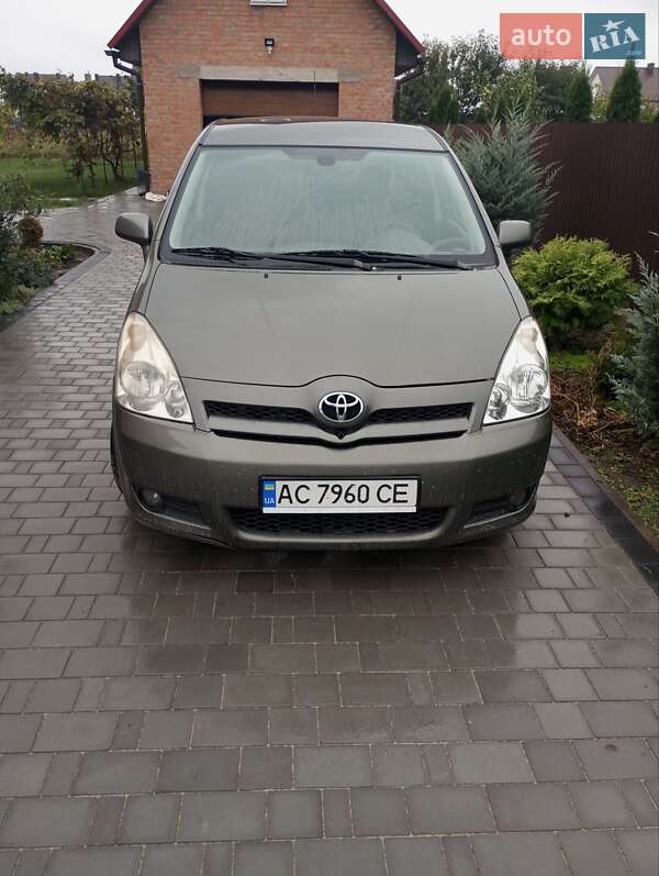 Мінівен Toyota Corolla Verso 2006 в Луцьку