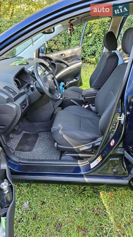 Мінівен Toyota Corolla Verso 2004 в Хмельницькому фото 3 Мінівен Toyota Corolla Verso 2004 в Хмельницькому