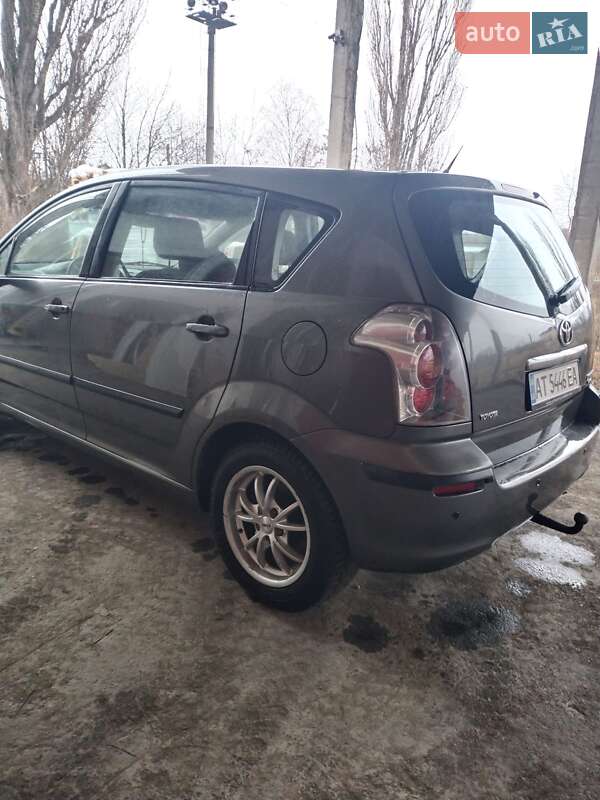 Мінівен Toyota Corolla Verso 2004 в Івано-Франківську