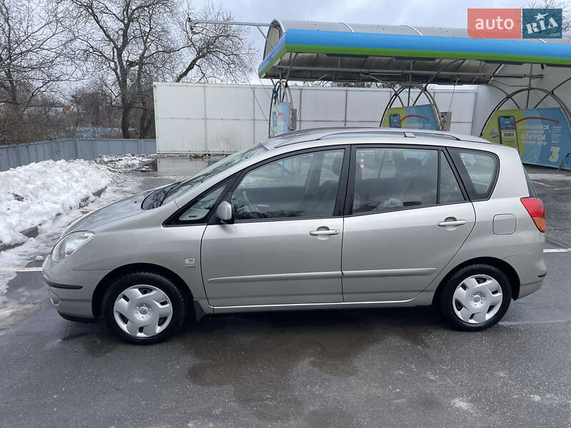 Минивэн Toyota Corolla Verso 2002 в Лубнах